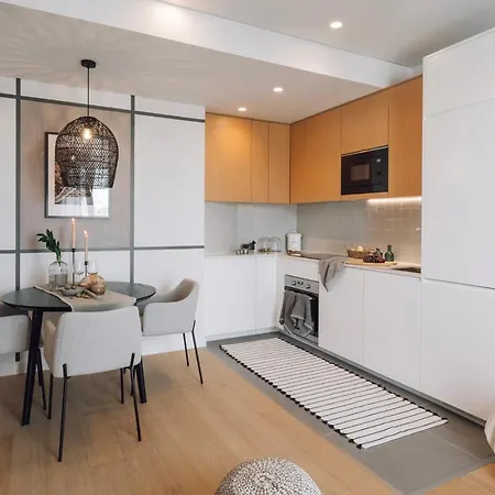 Gias - 2 Bedrooms And Pool In Avenidas Novas Lisbona