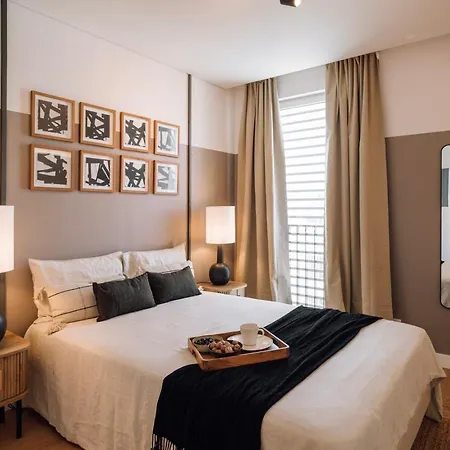 Gias - 2 Bedrooms And Pool In Avenidas Novas Lisbona